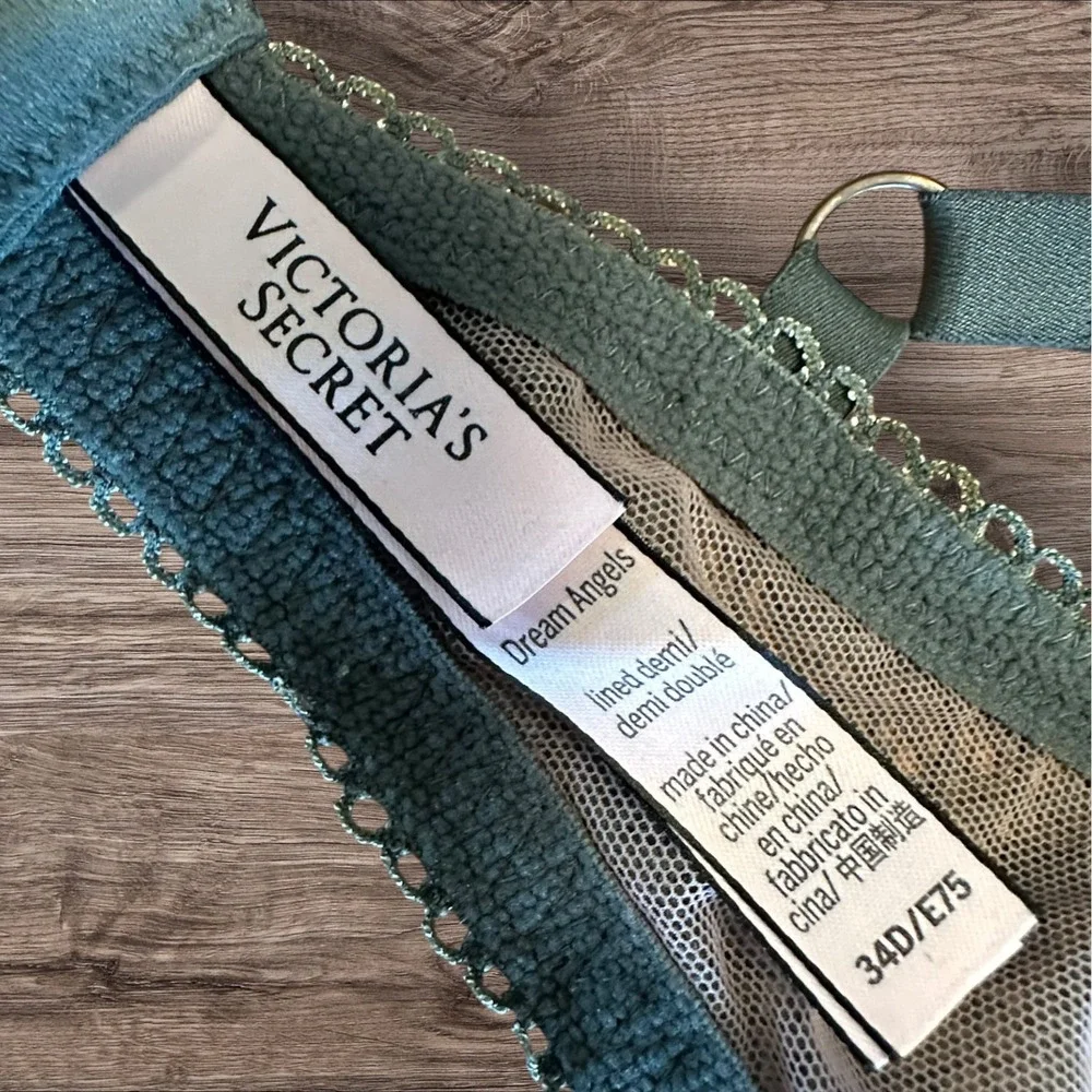 Victoria's Secret Dream Angels Lace Underwire Bra 34D Sage Green Demi‎